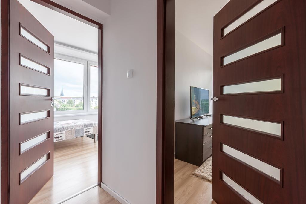 Riverside Apartment With Balcony By Noclegi Renters Świnoujście  Eksteriør billede